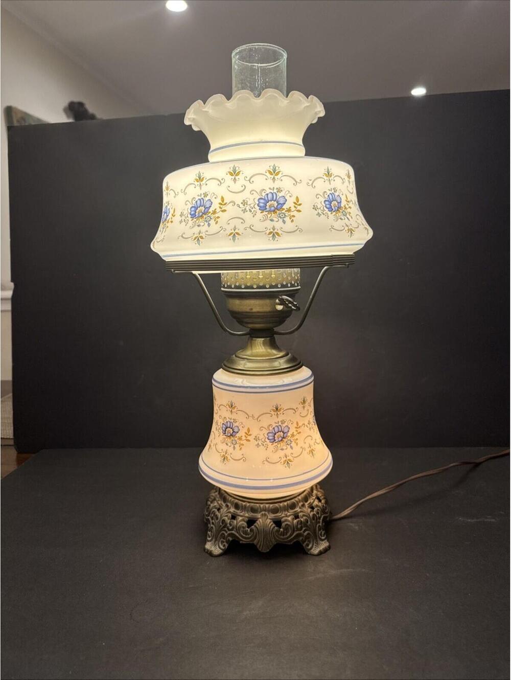 Vintage 3 Way Quoizel Hurricane Lamp Abigail Adams Floral Blue & White 19” H - Picture 6 of 10